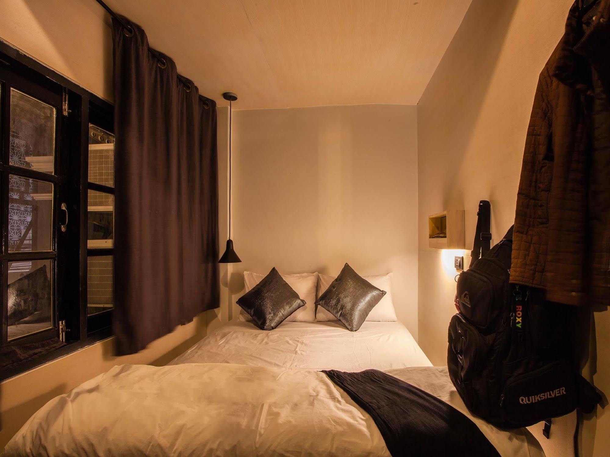 הוסטל Box Poshtel Phuket מראה חיצוני תמונה